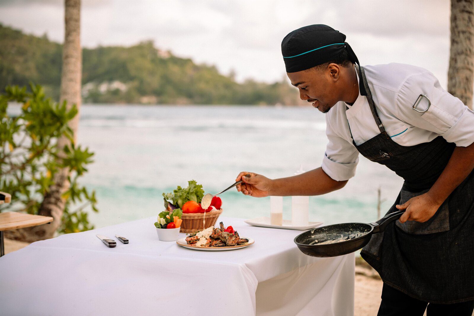 Kempinski Seychelles Resort Baie Lazare Windsong 海邊餐飲服務
