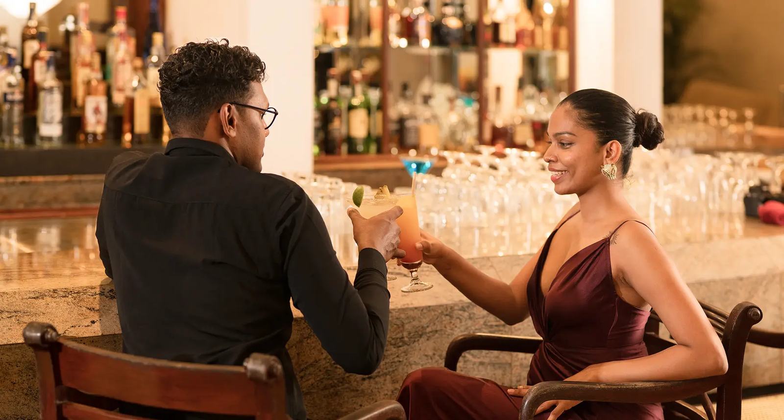 Mahaweli Reach Hotel Tamarind Bar 吧台座位