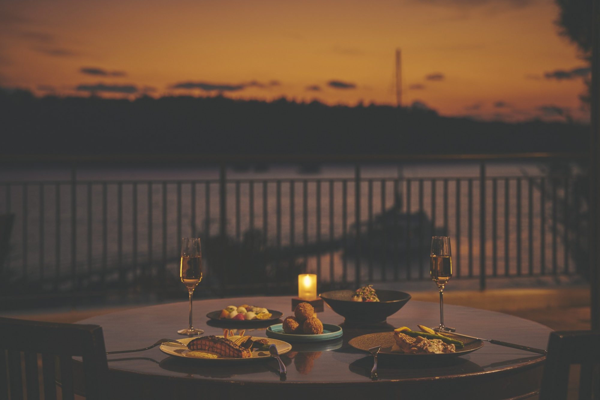 海景露台夕陽餐飲