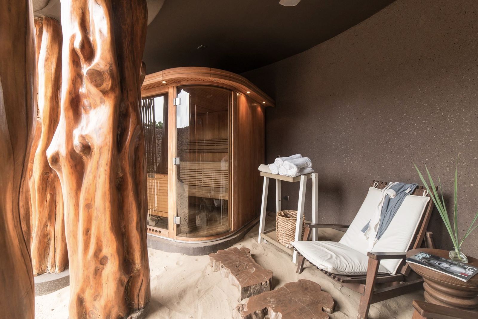 Manavai Spa 融合火山石與在地天然植萃的舒壓療程室