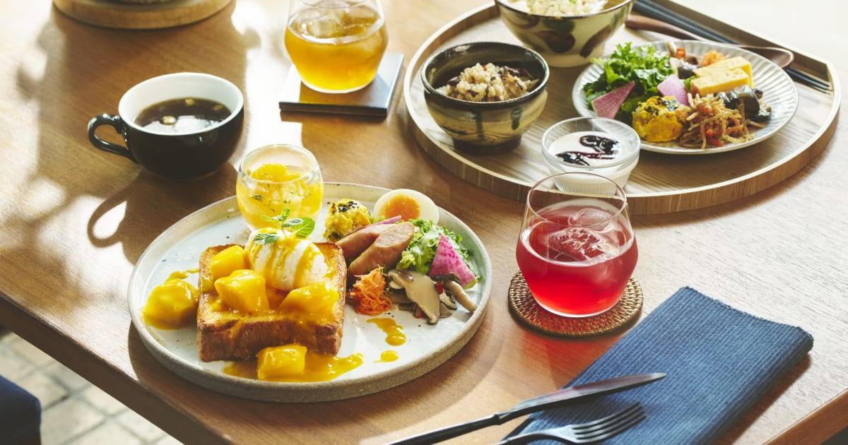 OMO5 沖繩那霸早餐盤與彩色飲品