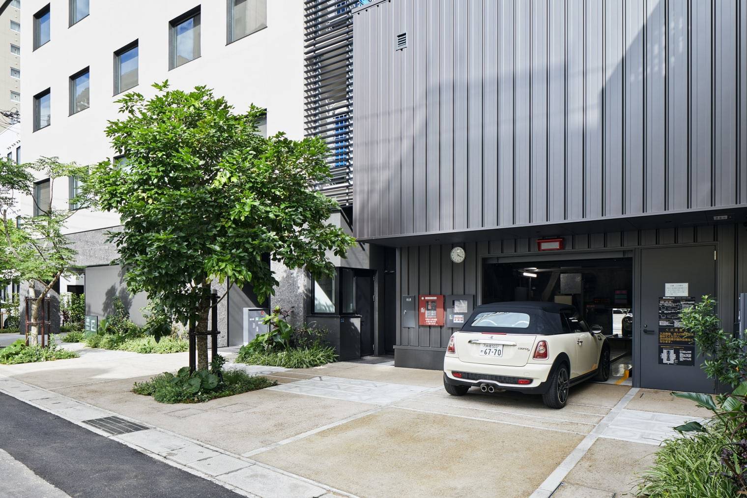 OMO5 沖繩那霸城市街廓中的飯店外觀