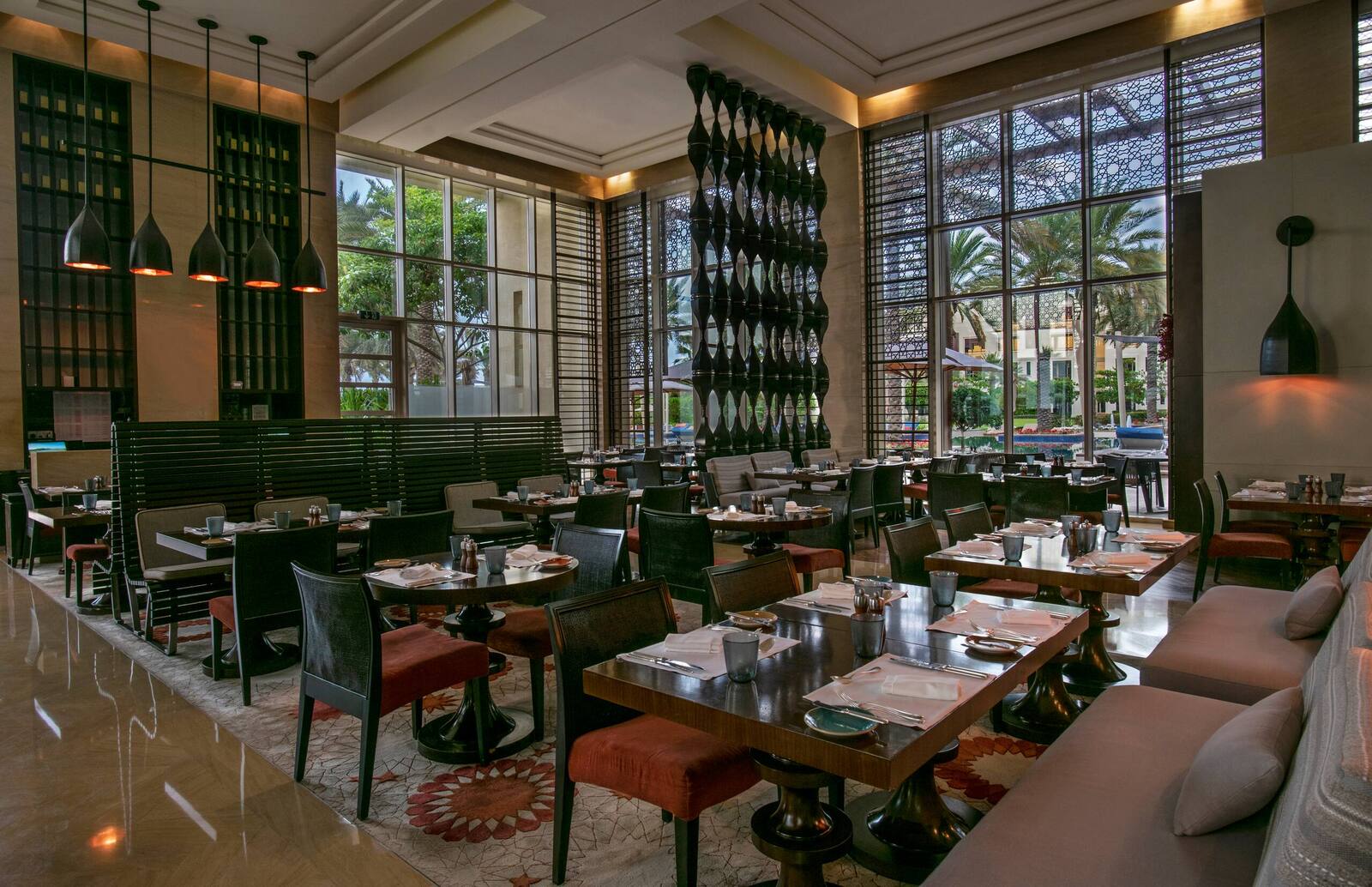 阿布達比柏悅酒店 The Café 的用餐空間