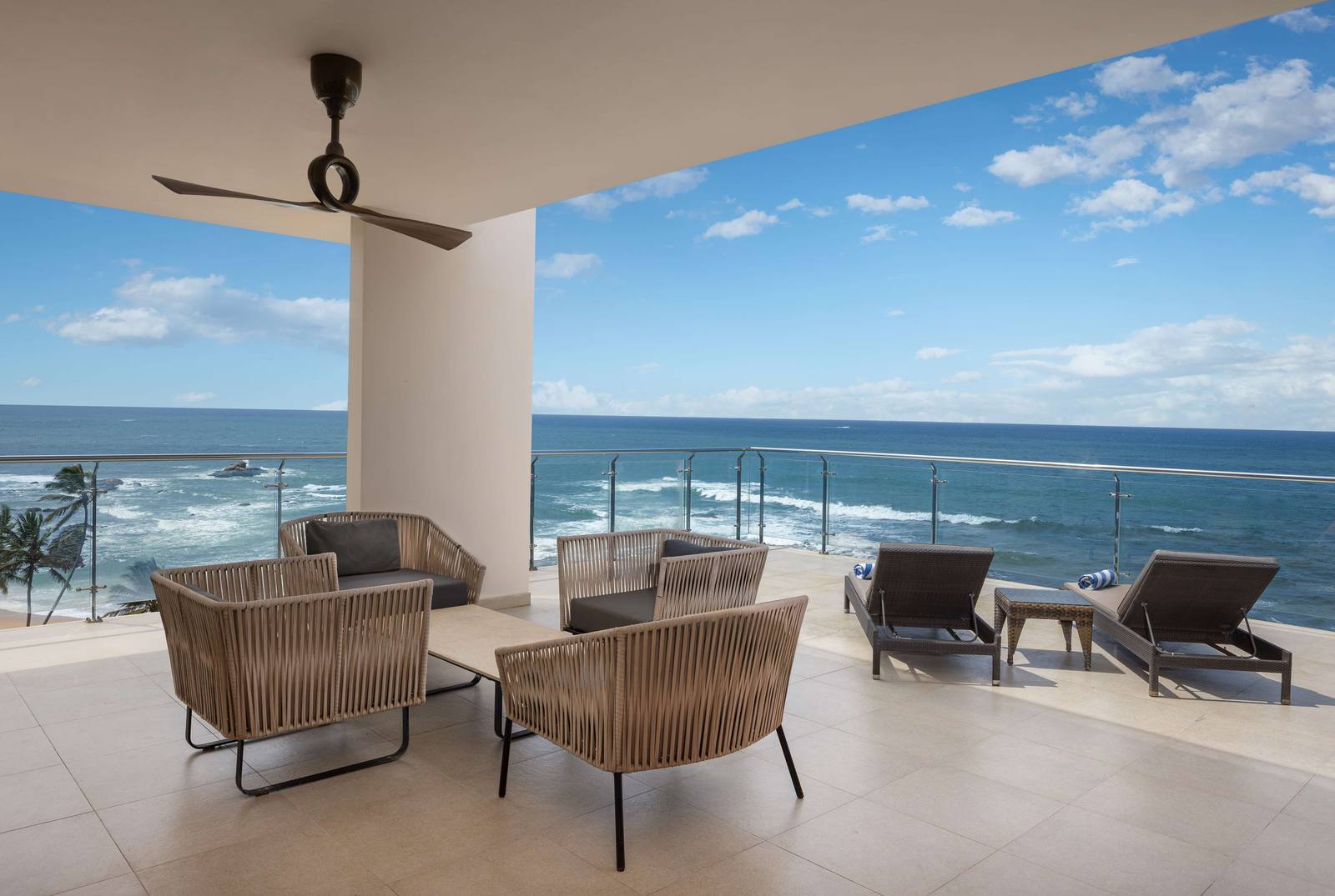 Radisson Blu Resort Galle 海景套房露台