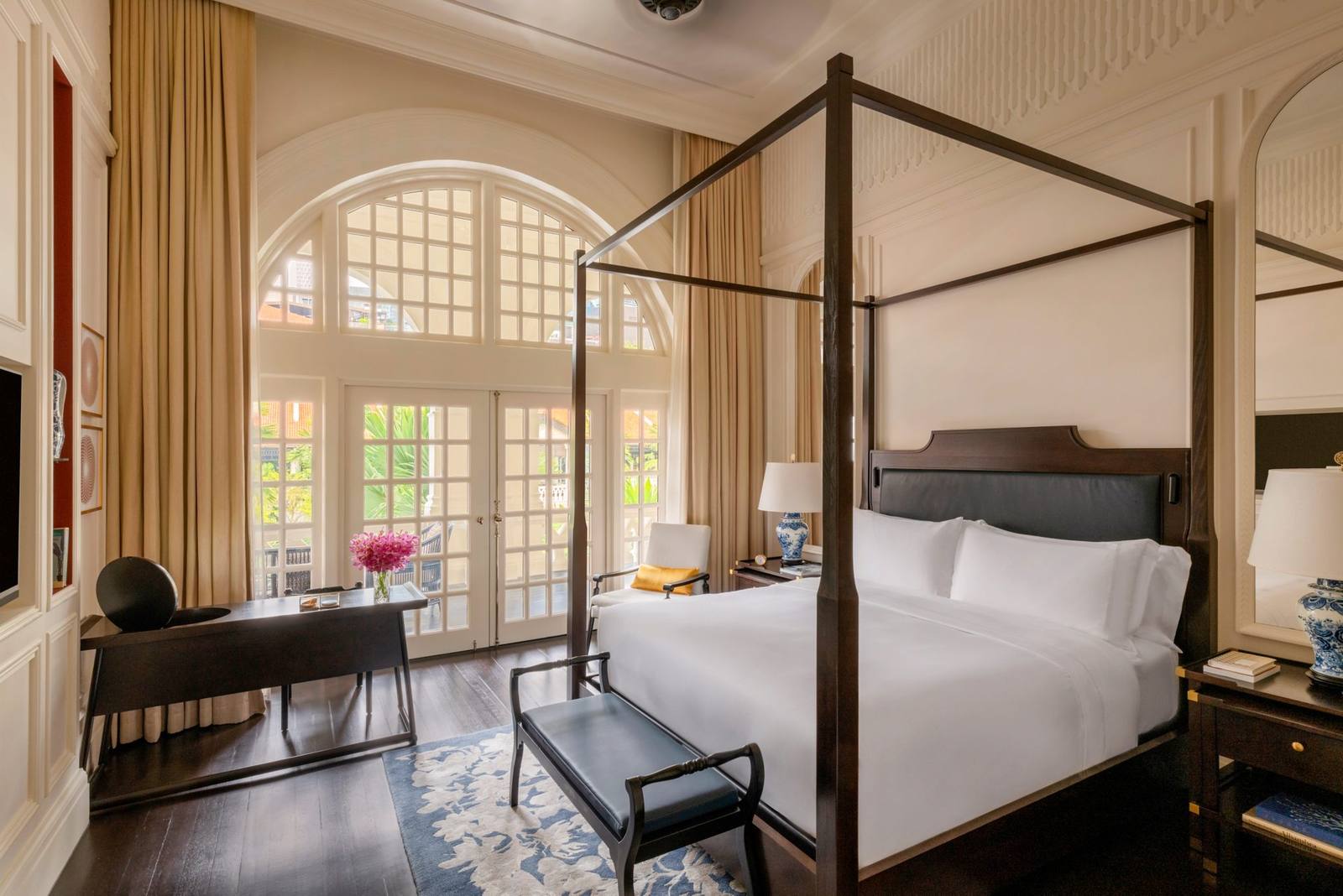 新加坡萊佛士酒店 State Room Suite 四柱床臥室
