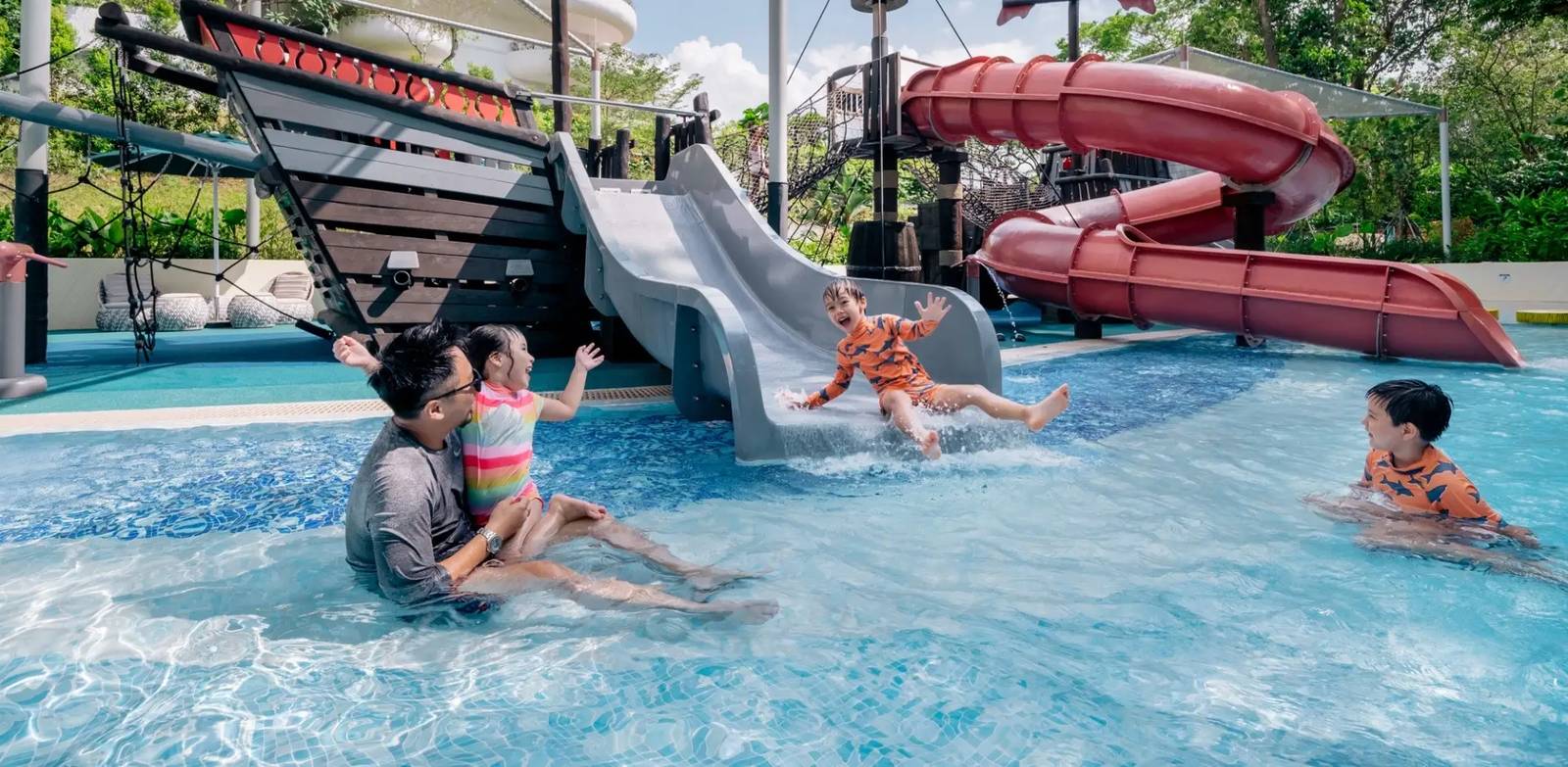 新加坡香格里拉酒店 Splash 戶外水樂園,淺池、滑梯與親子戲水