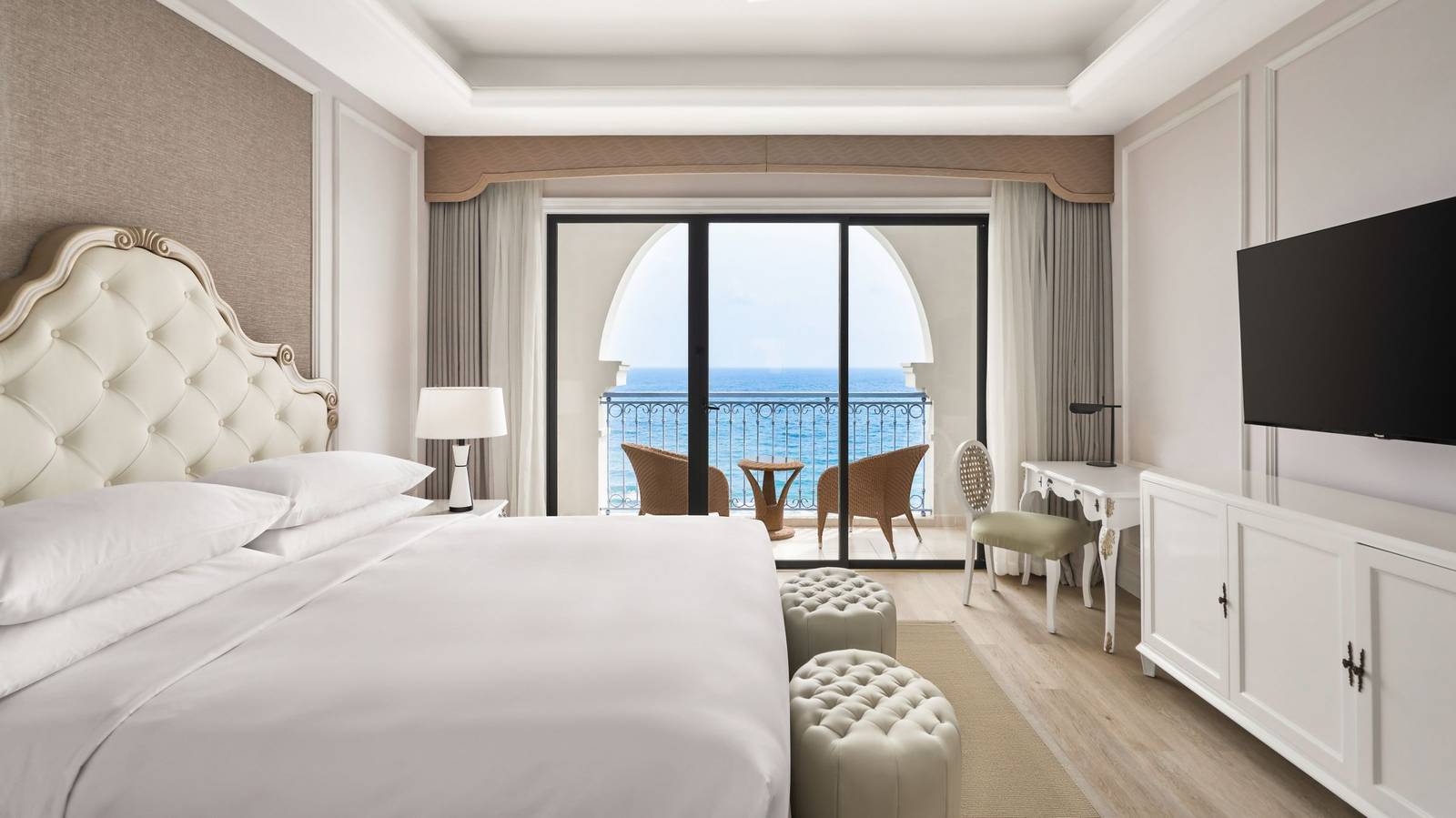 富國島喜來登長灘度假村 Deluxe Room 大床房與面海陽台
