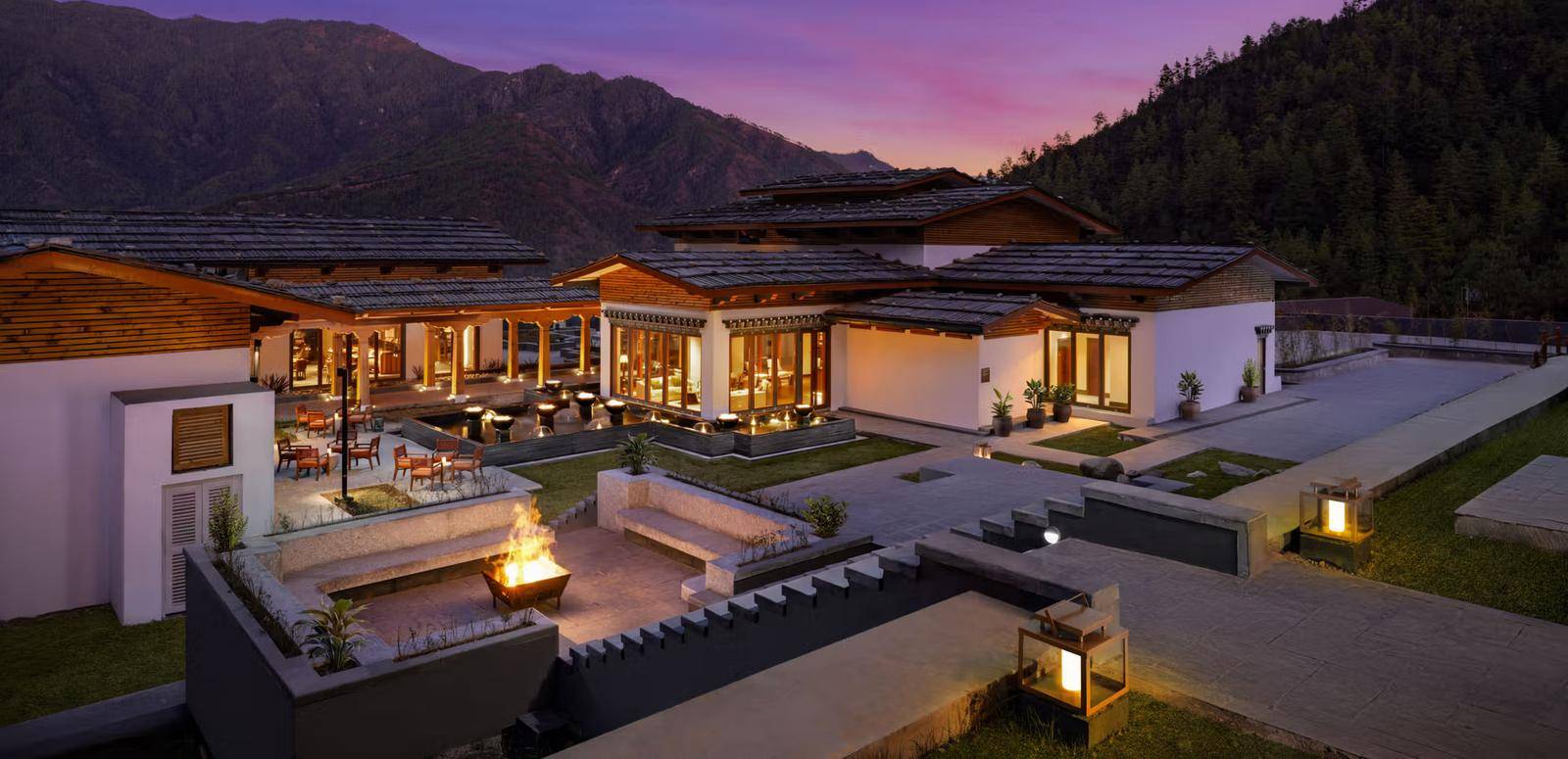 Taj Paro Resort & Spa 山谷暮色外觀