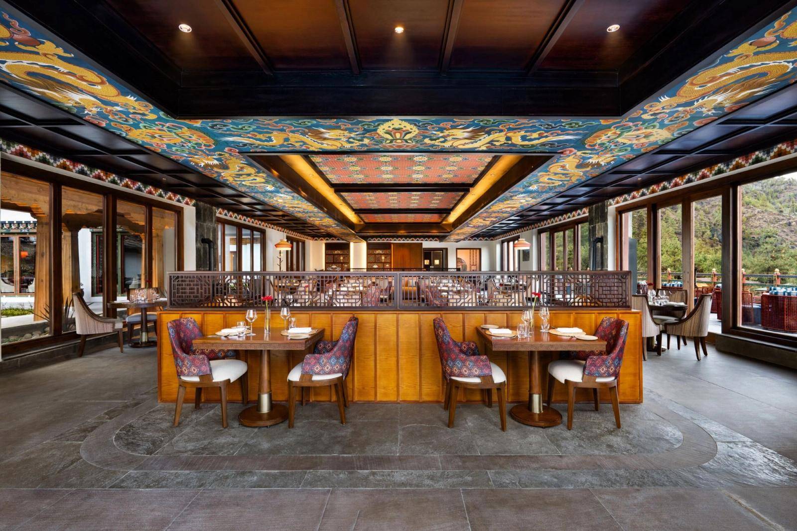 Taj Paro Resort & Spa 彩繪天花公共空間