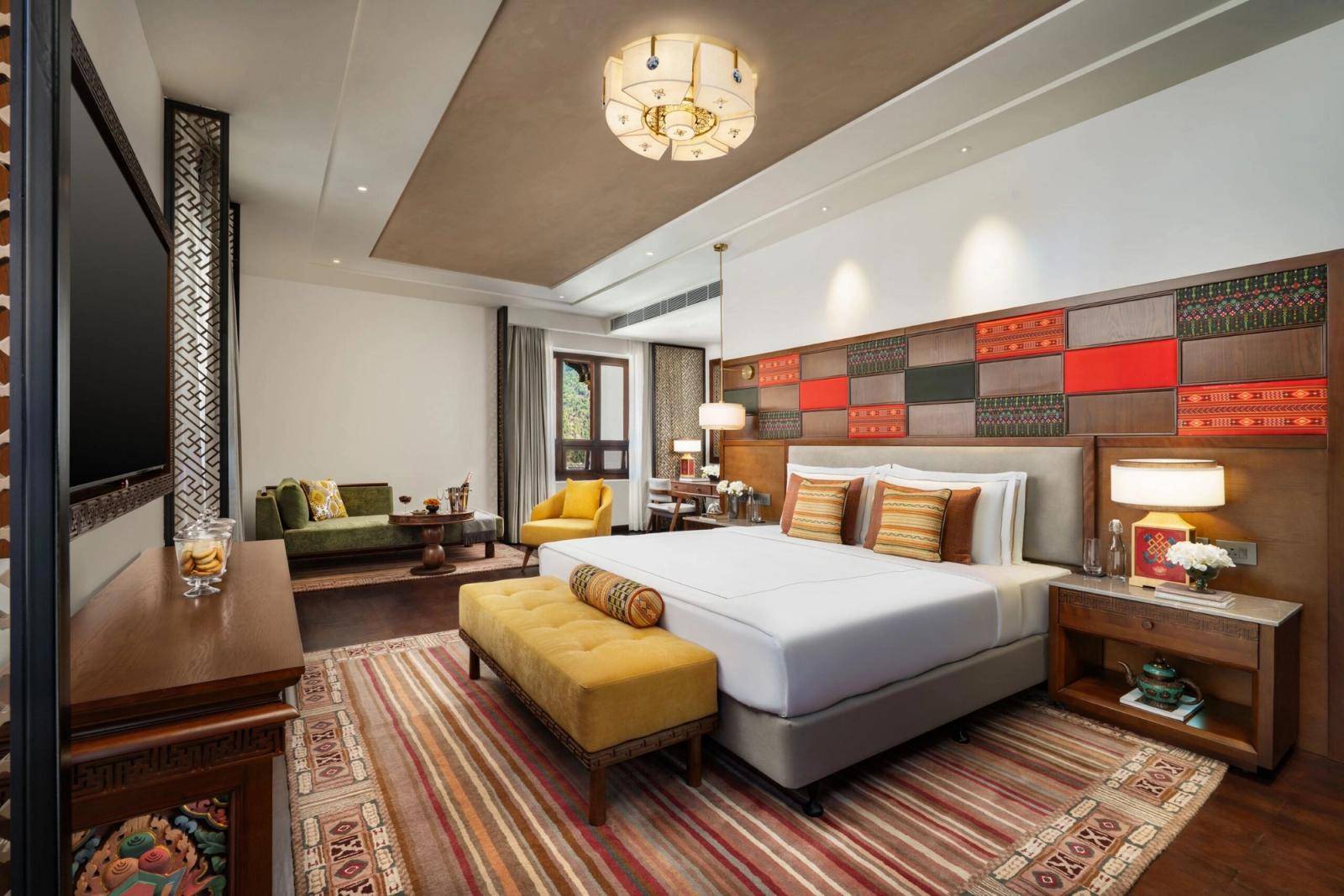 Taj Paro Resort & Spa 木質調客房