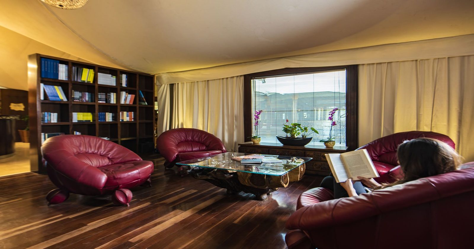 Telal Resort Al Ain 圖書與休息室