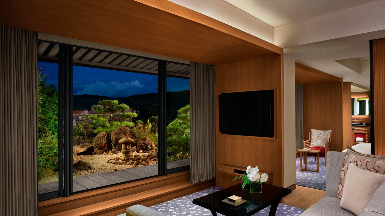 京都麗思卡爾頓酒店 Garden Terrace Suite 起居區與庭園