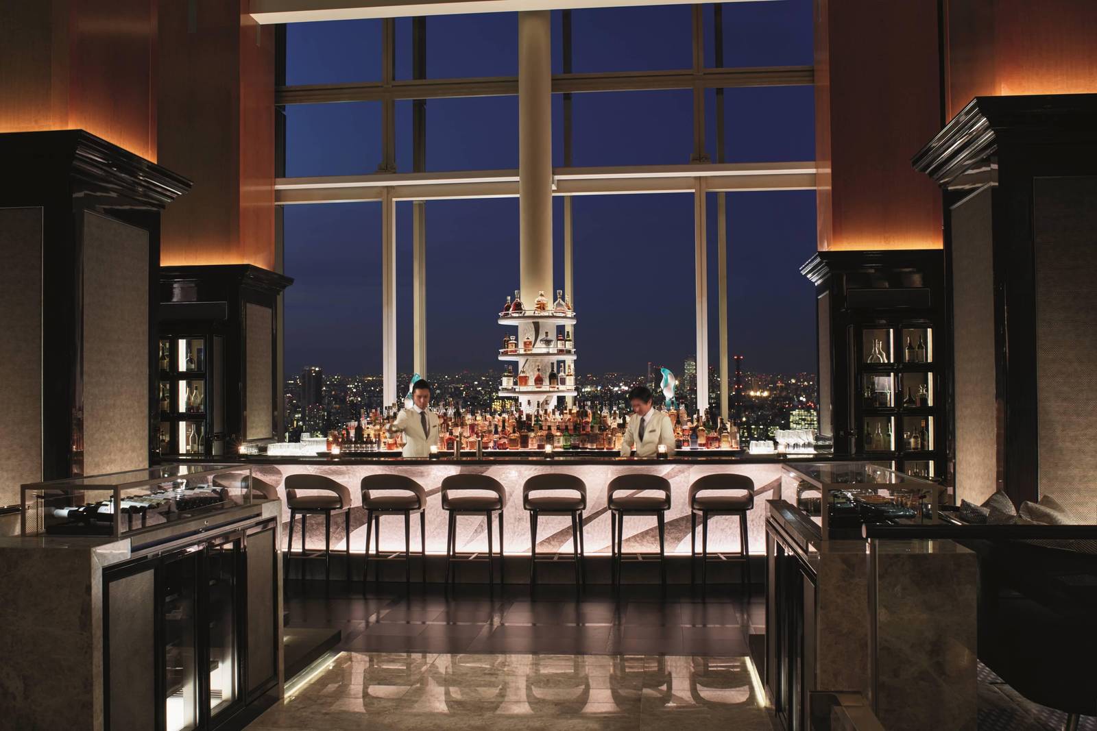 東京麗思卡爾頓酒店 The Bar 吧台與夜景