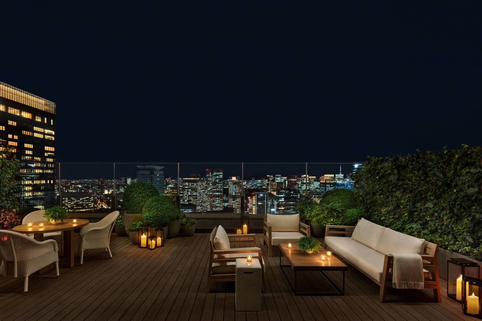 東京虎之門艾迪遜酒店套房露台與虎之門夜景