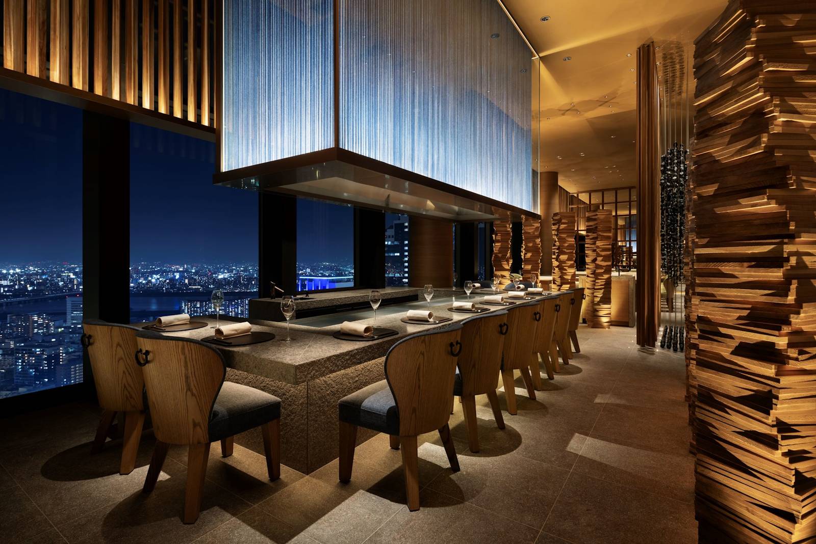大阪華爾道夫酒店 Tsukimi 鐵板燒吧台與夜景