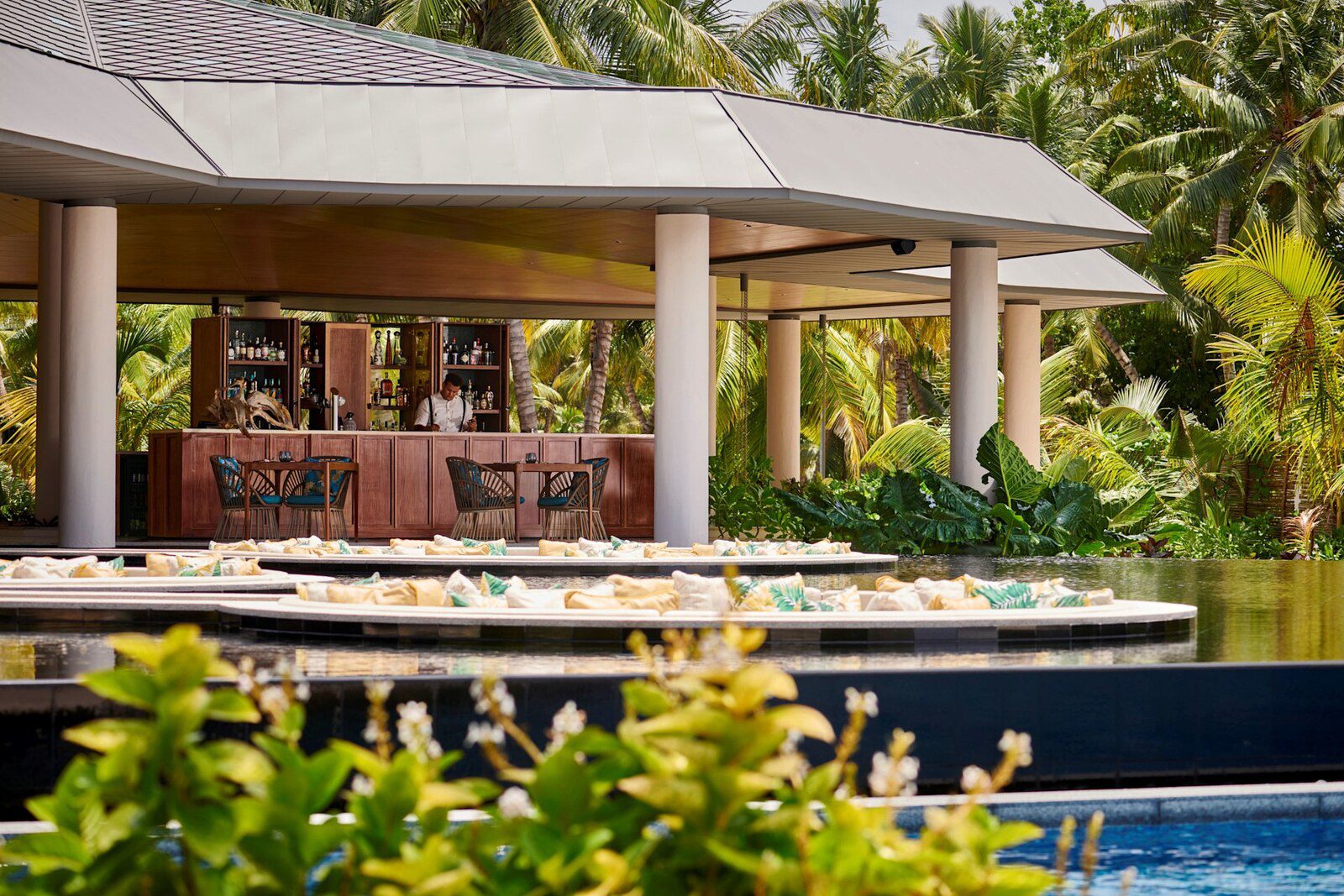 Waldorf Astoria Seychelles Platte Island Torti 池畔酒吧