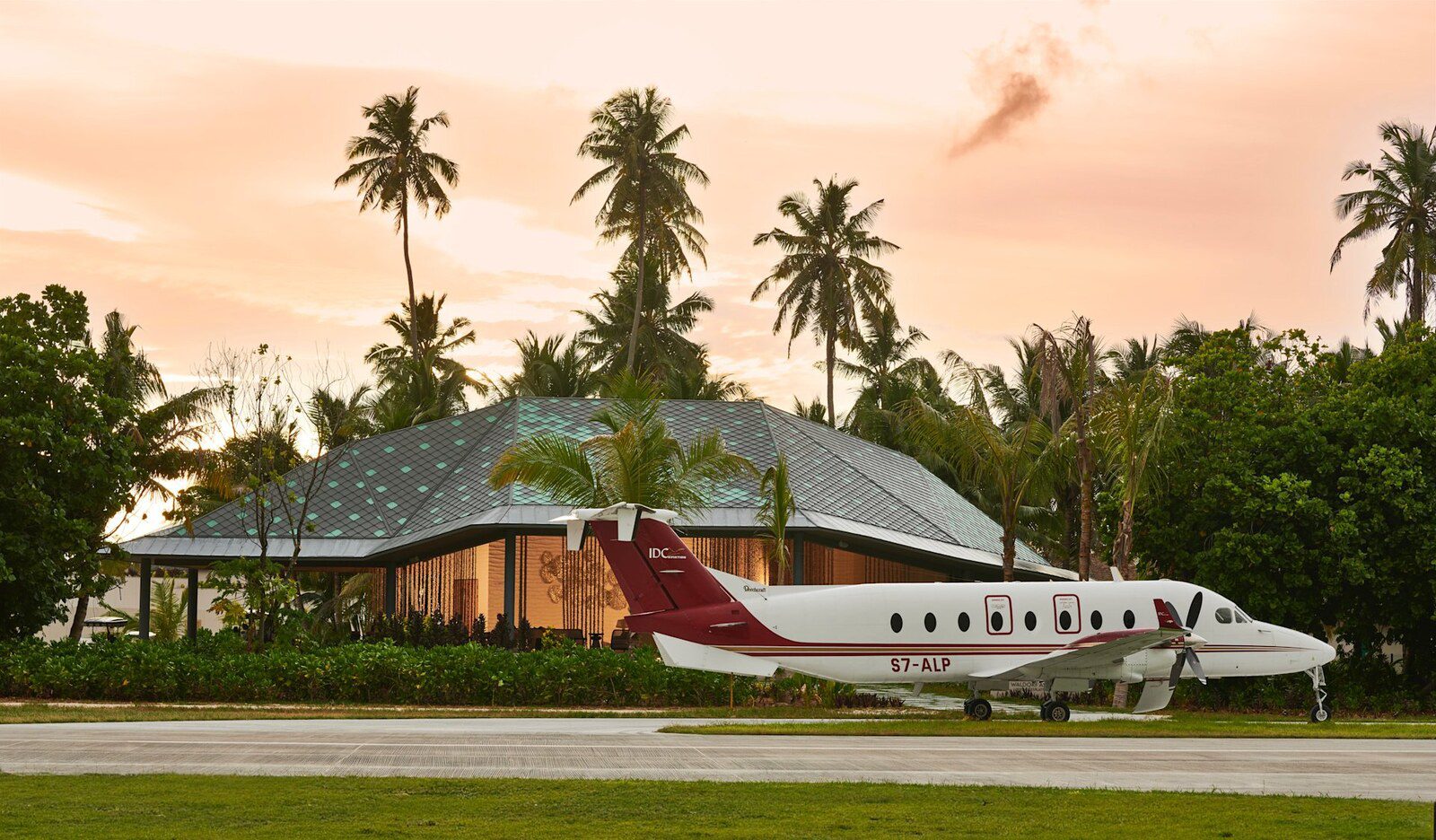 Waldorf Astoria Seychelles Platte Island 專機停靠島上私人跑道