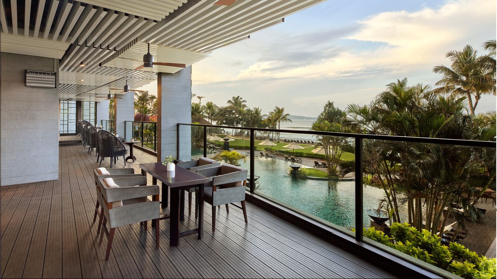 韋利格默灣萬豪度假酒店 Tides Bar 海景露台