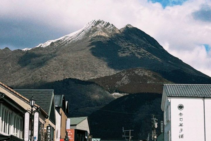 九州由布院｜沿著山景逛小店，把午後留給金鱗湖