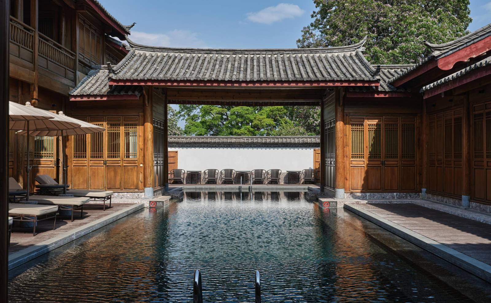大研安縵 Spa 的 20 公尺戶外溫水泳池