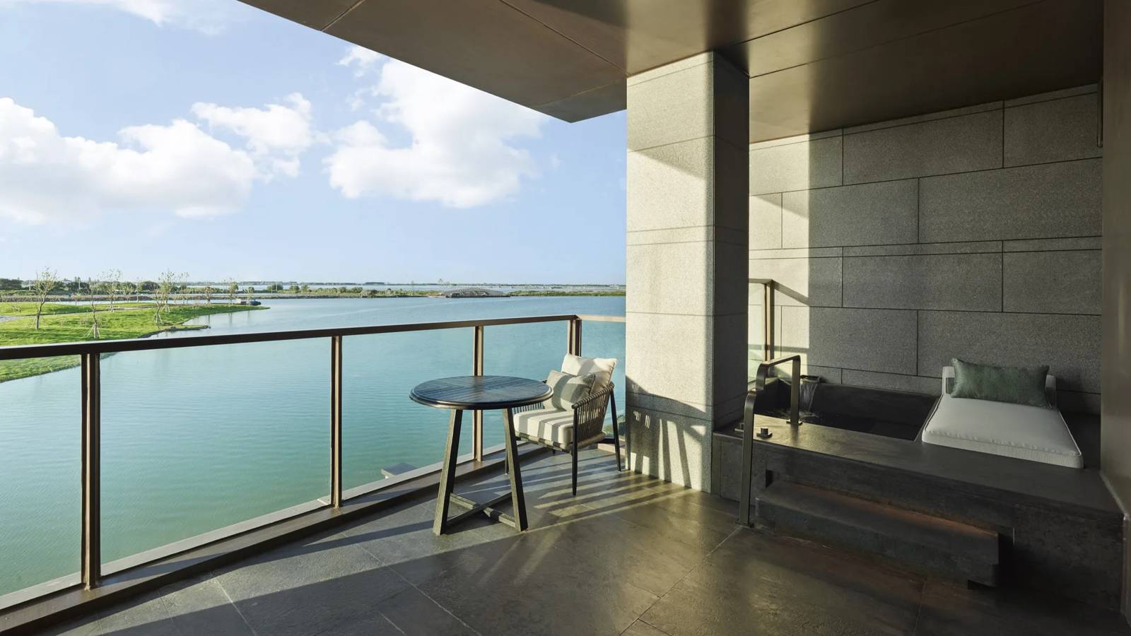 陽澄湖悅榕庄 Lakeview Pool Deluxe Room 陽台與湖景