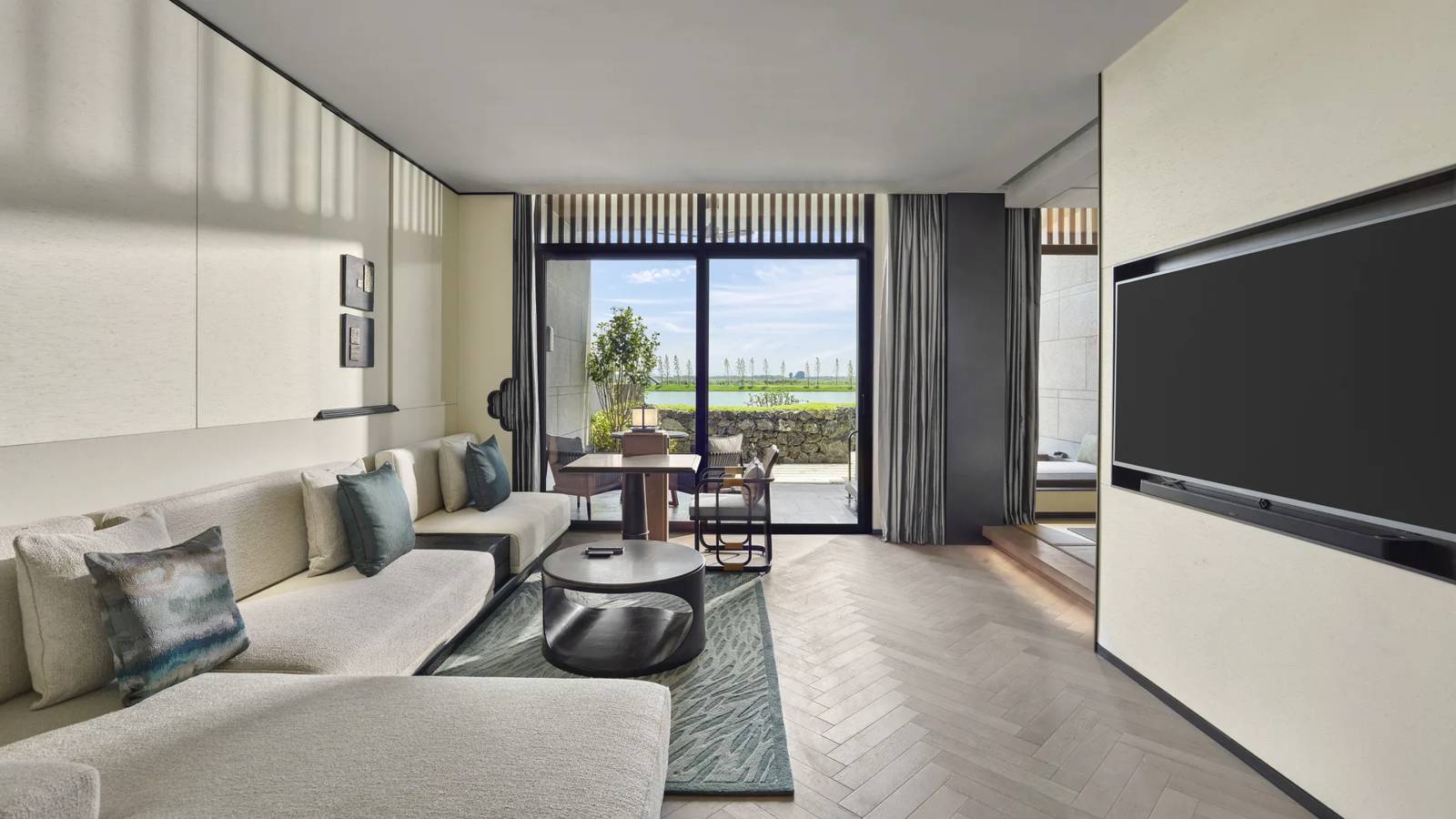 陽澄湖悅榕庄 Lakefront Wellbeing Pool Suite 的客廳