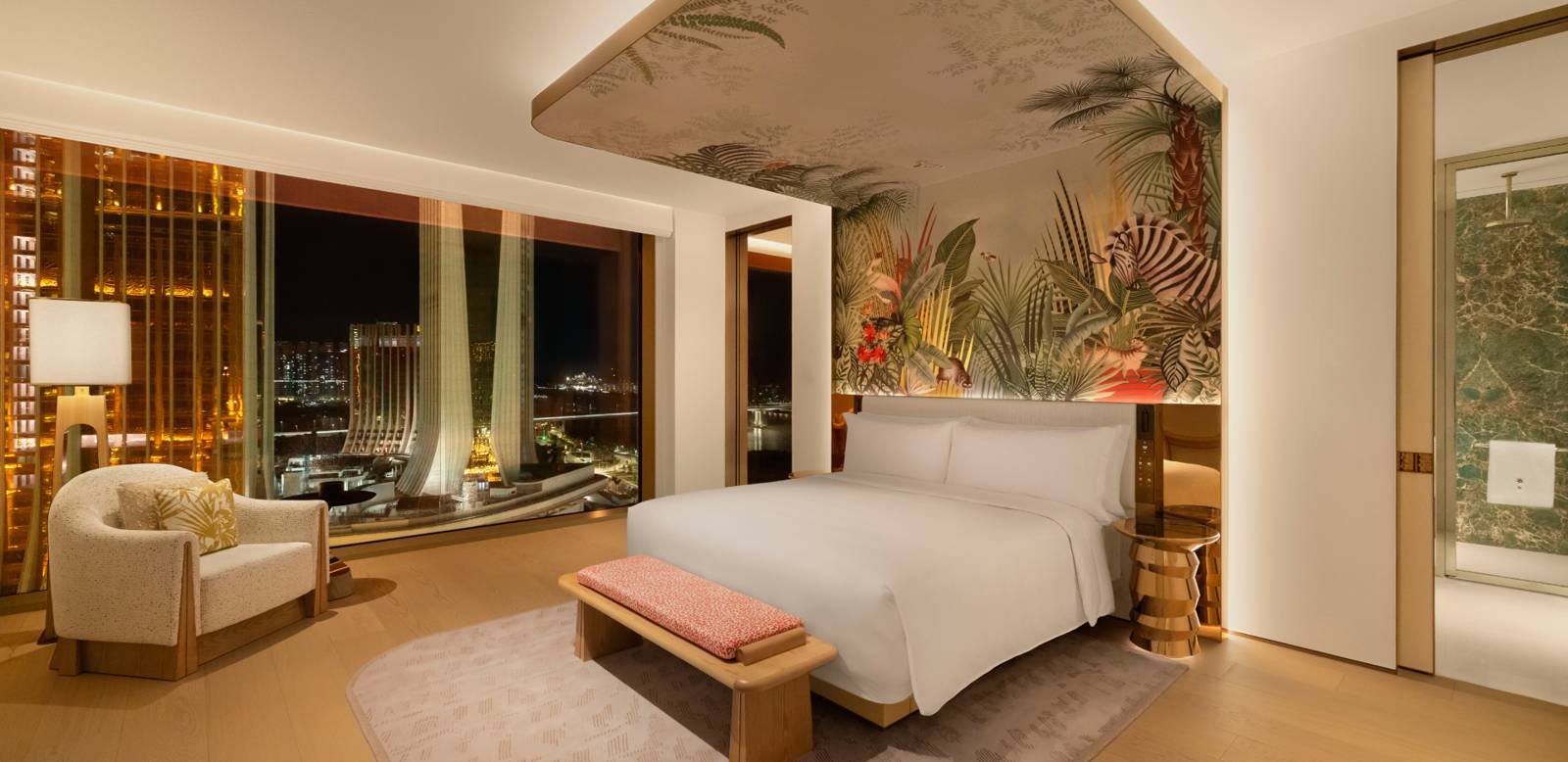 澳門銀河嘉佩樂酒店 Four Bedroom Capella Penthouse 臥室窗外的夜景