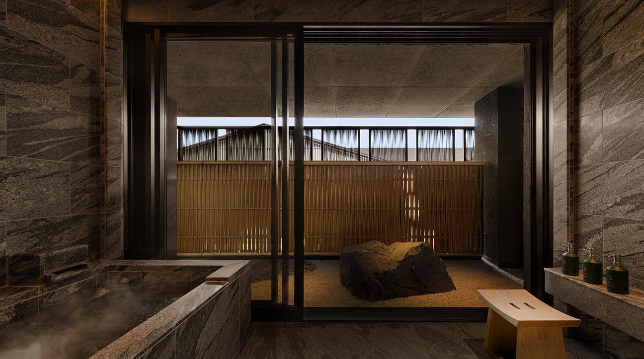 京都嘉佩樂酒店 Onsen Suite 的溫泉浴池