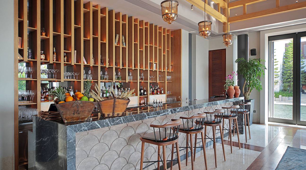三亞土福灣嘉佩樂酒店 Living Room & The Bar 的吧台