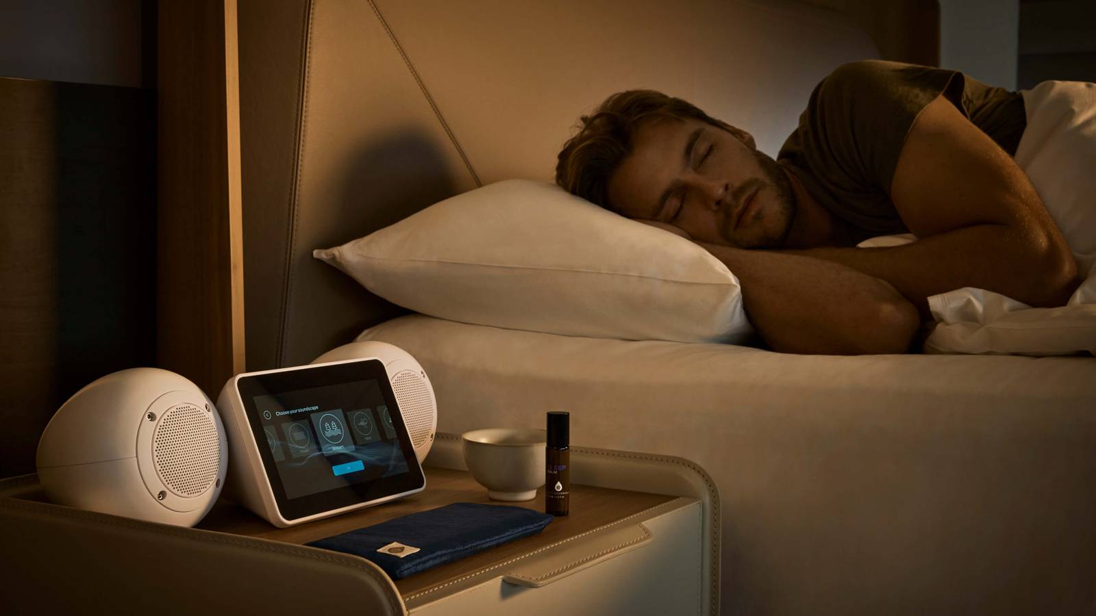 新加坡 COMO Metropolitan 酒店床邊的 SleepHub 助眠裝置
