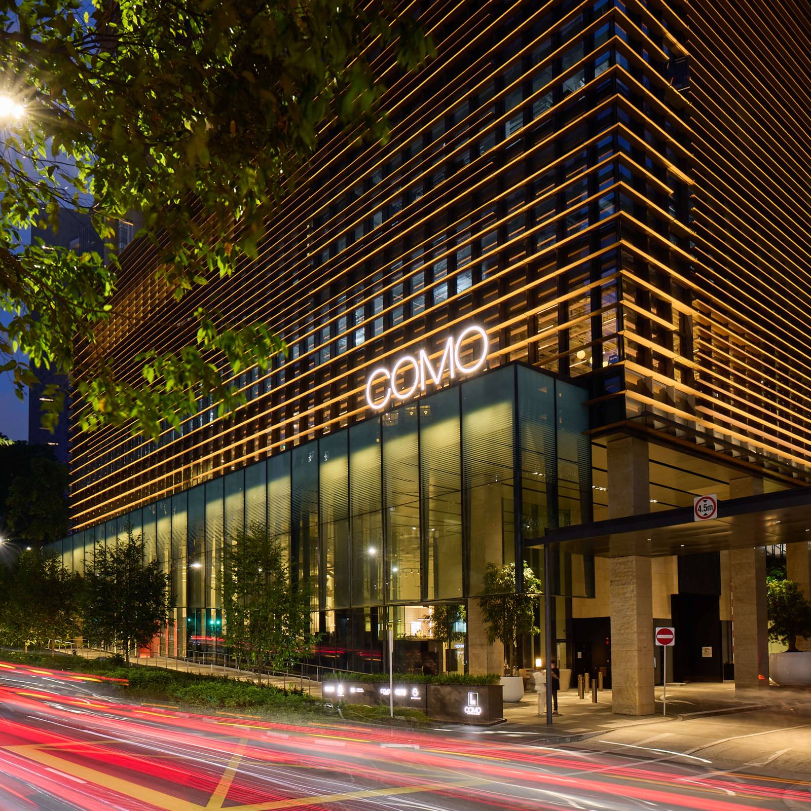 新加坡 COMO Metropolitan 酒店所在的 COMO Orchard 大樓夜景
