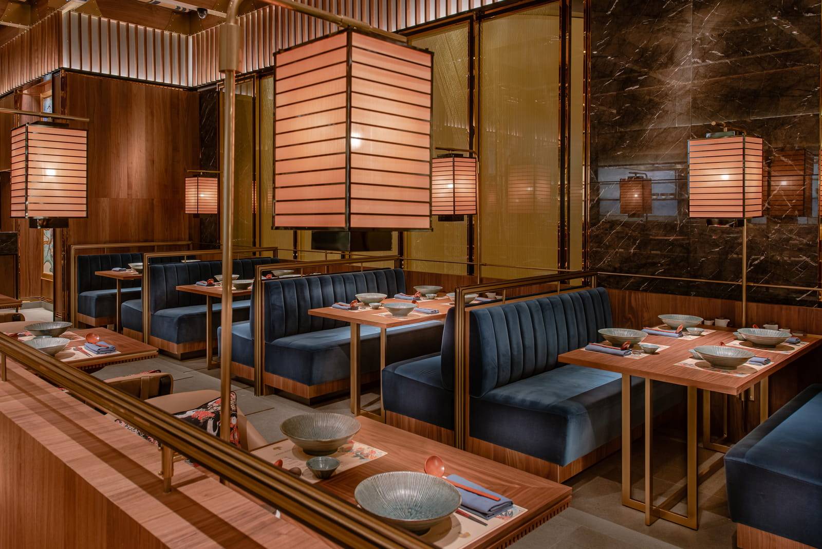 澳門四季酒店 Ohte 拉麵餐廳的卡座與燈光