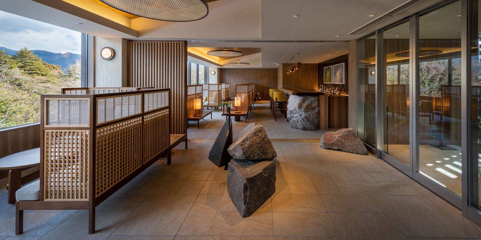 馥府 箱根擺放岩石的大廳