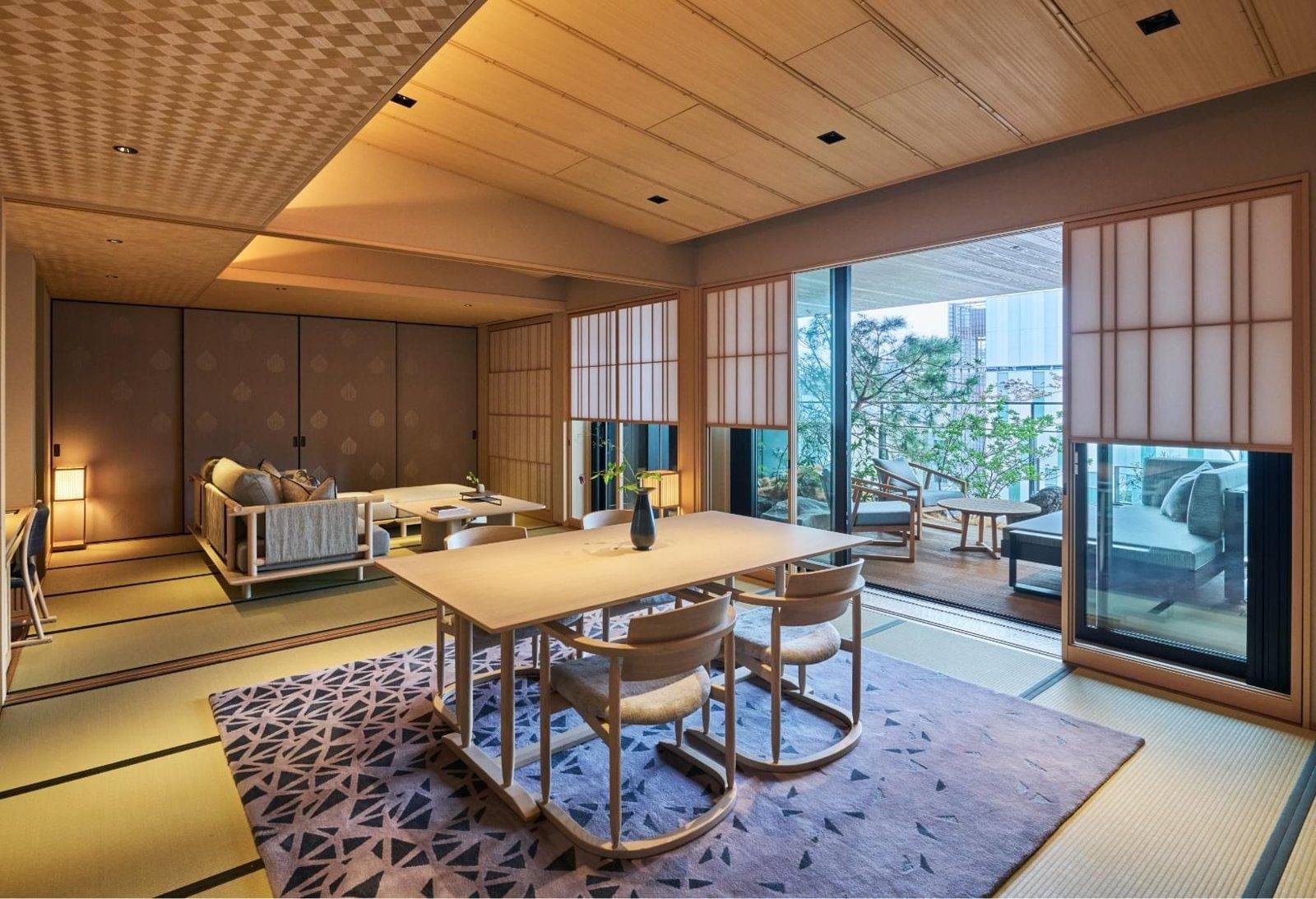 馥府 東京 銀座 FUFU Luxury Premium Suite 客廳與露臺庭園