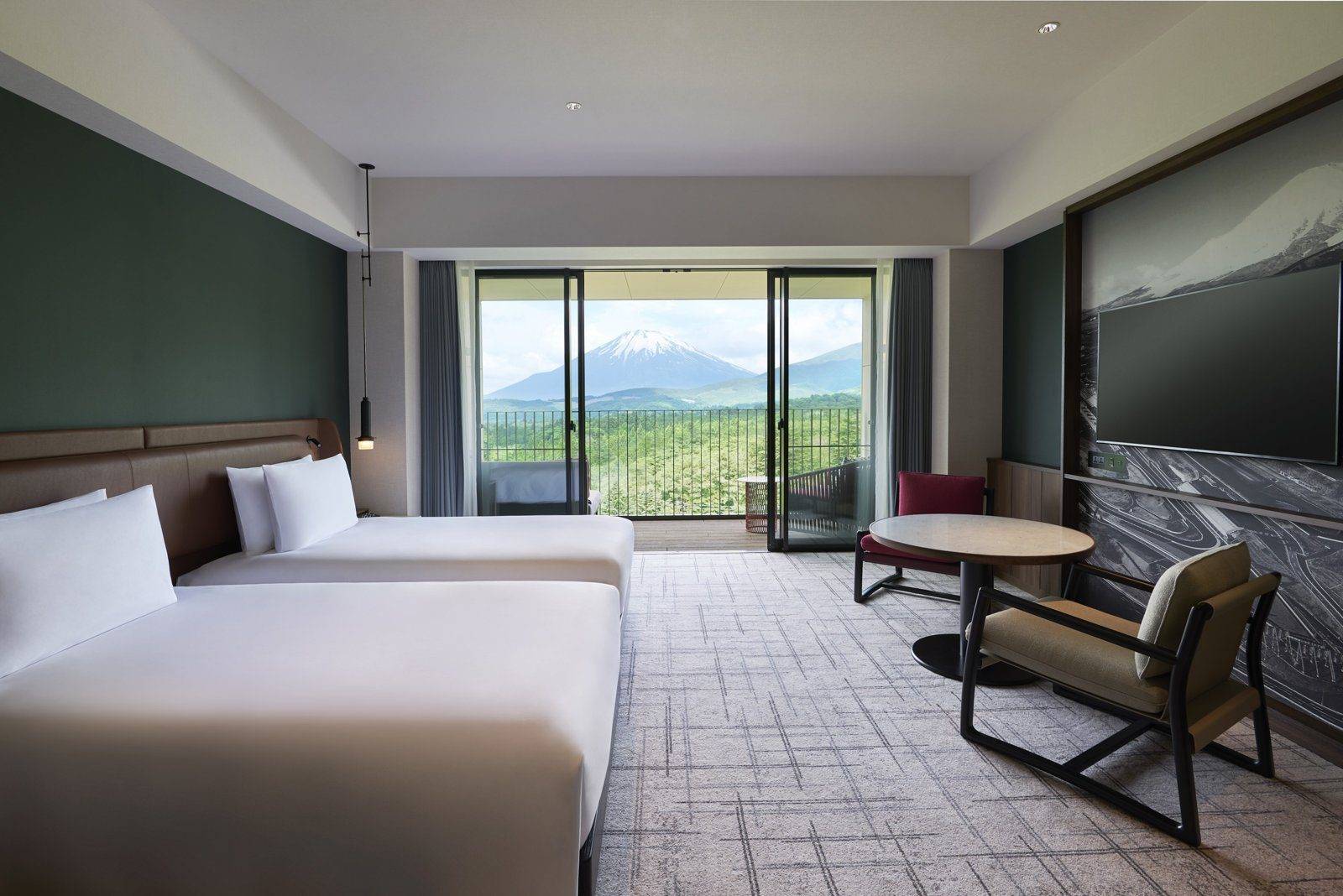 富士賽車場飯店富士山景雙床房與窗外山景