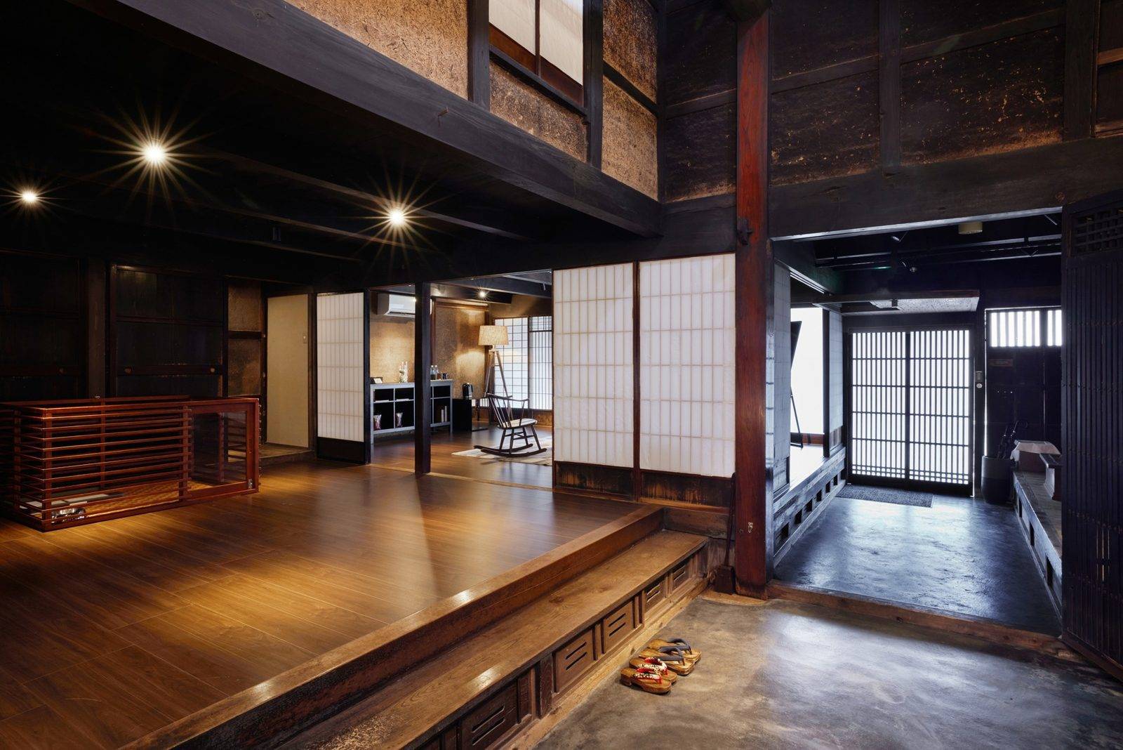 竹田城 城下町 HOTEL EN老建築的起居空間