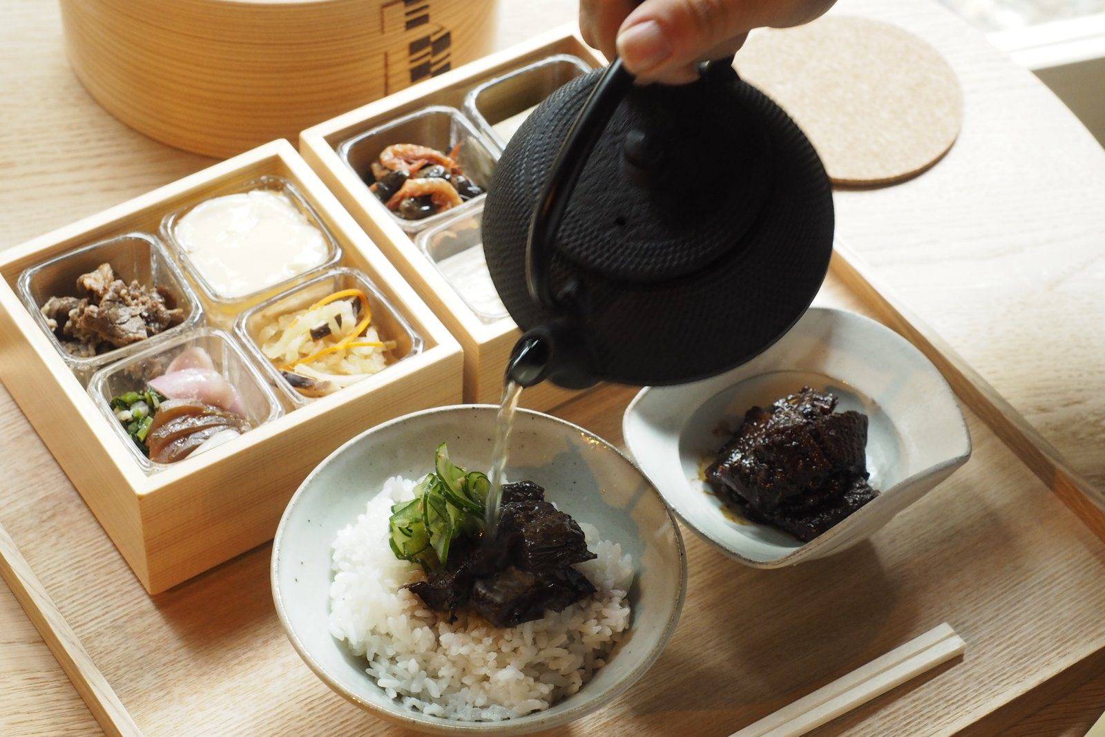 HOTEL 講 大津百町的鰻魚茶泡飯與小菜