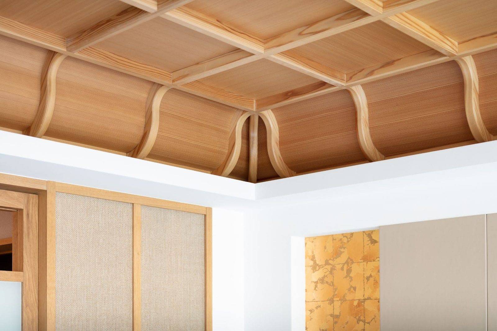 Hotel VMG Kyoto 鴨川 客房的折上格天花