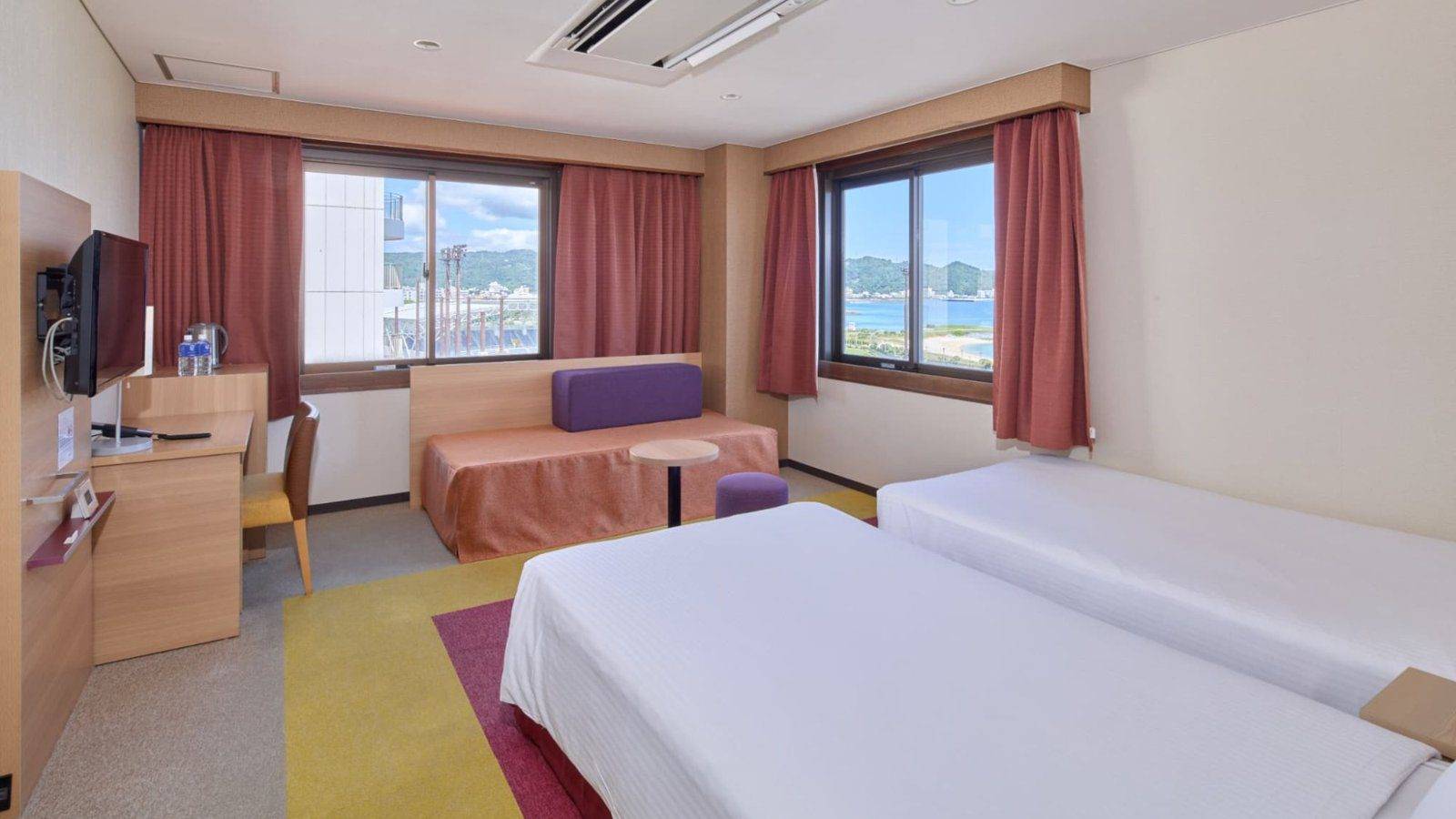 HOTEL YUGAF INN OKINAWA看得到名護灣的 Deluxe Ocean 角間
