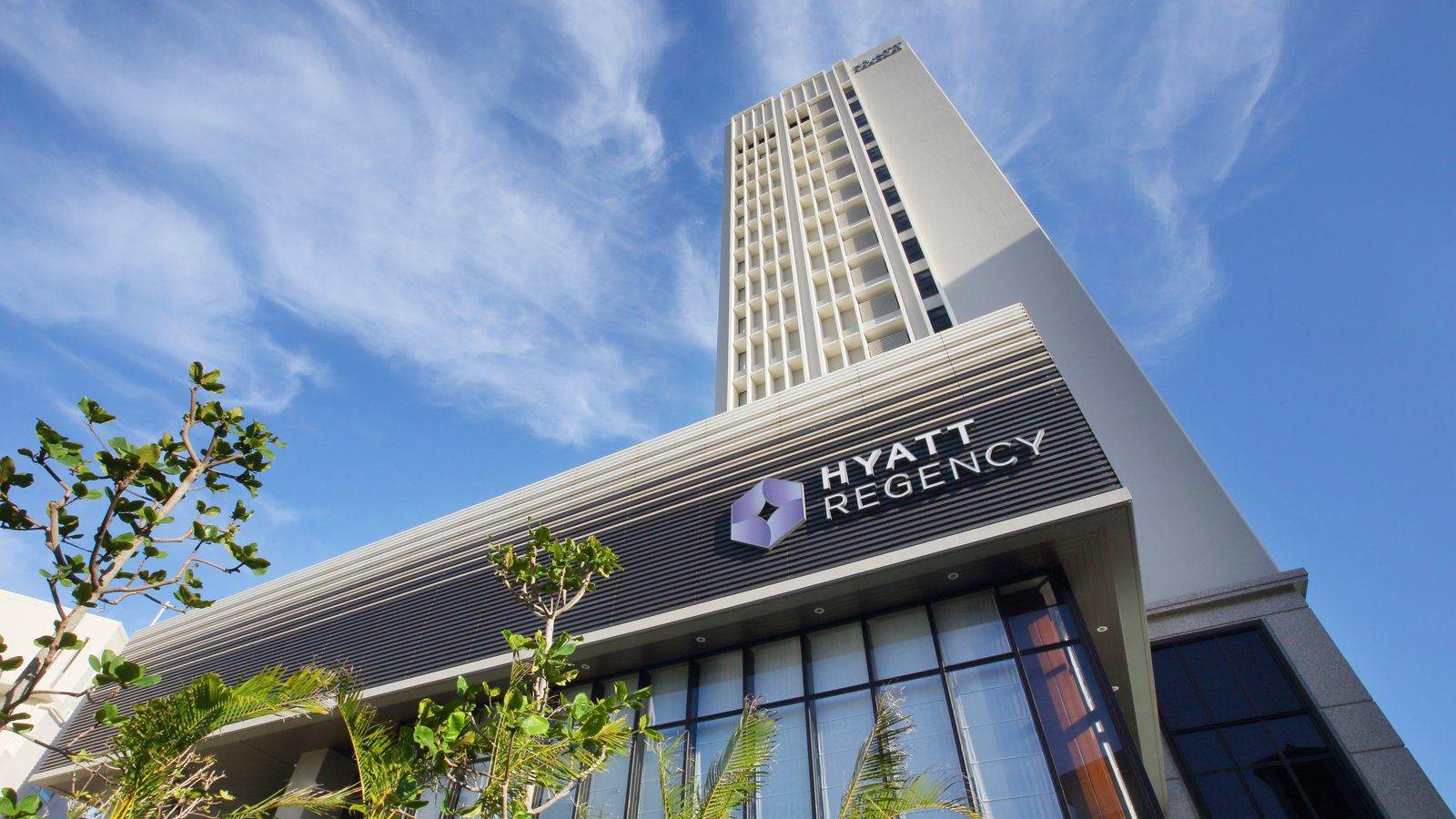 沖繩那霸凱悅酒店 Hyatt Regency 招牌與客房大樓外觀