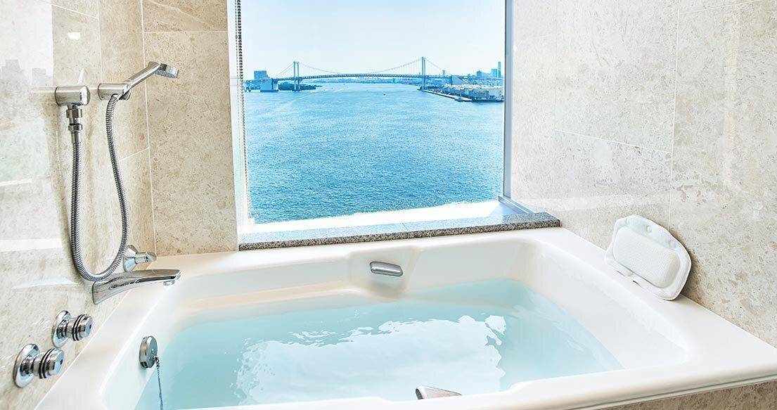 洲際酒店東京灣 有窗的浴室