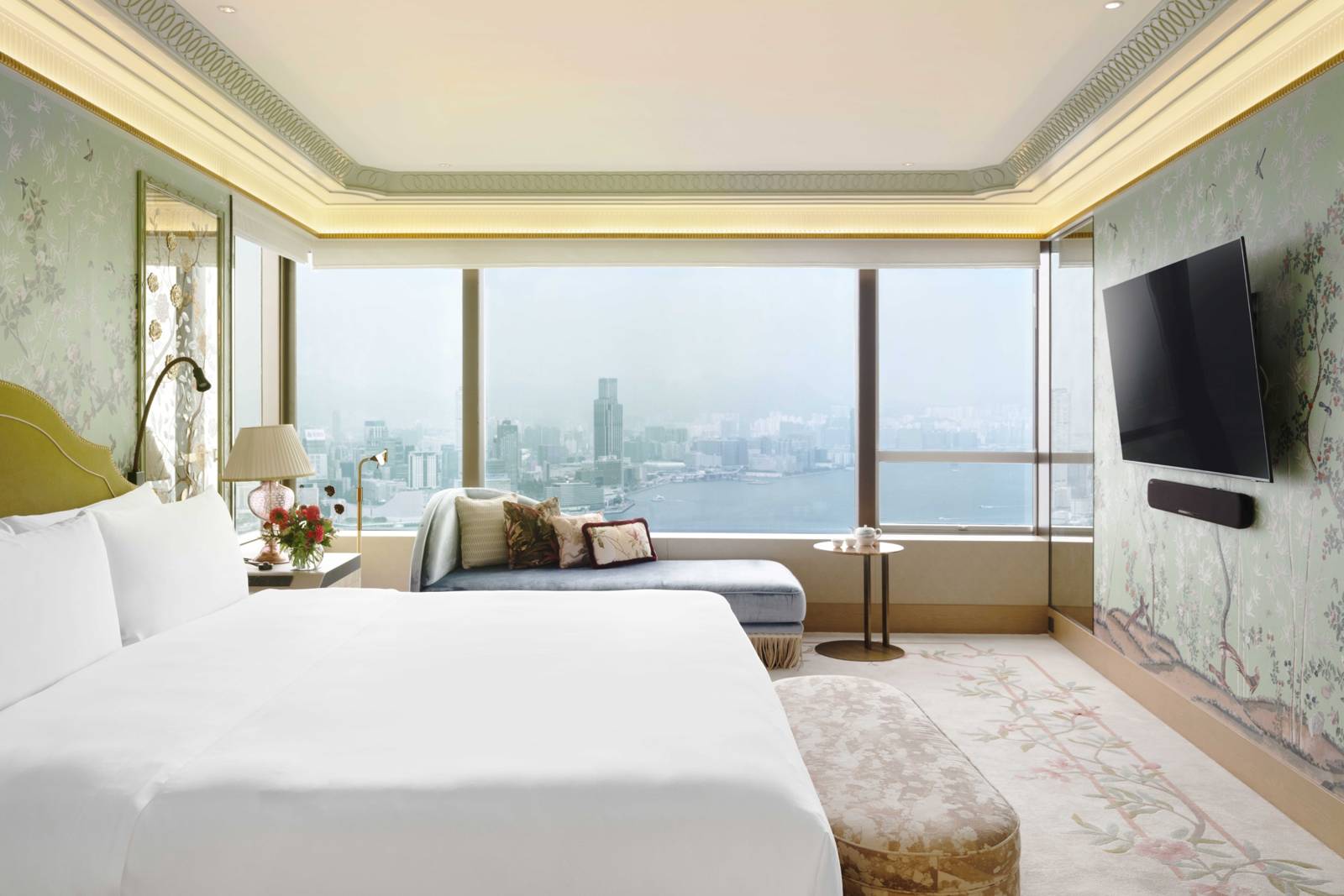 港島香格里拉大酒店 Shangri-La Suite 的臥室與手繪壁紙