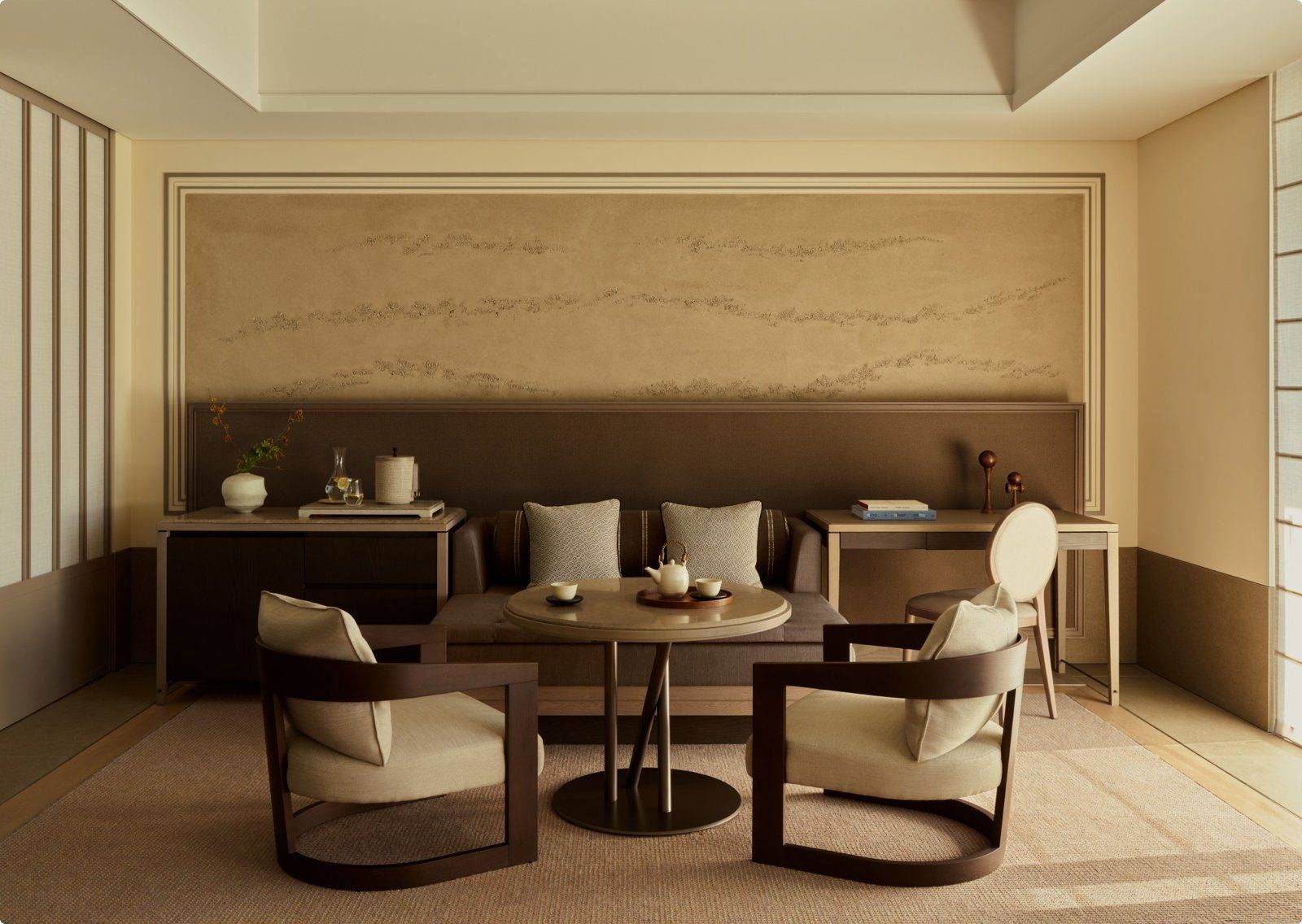 Janu 東京 Premier Room 的起居座位區