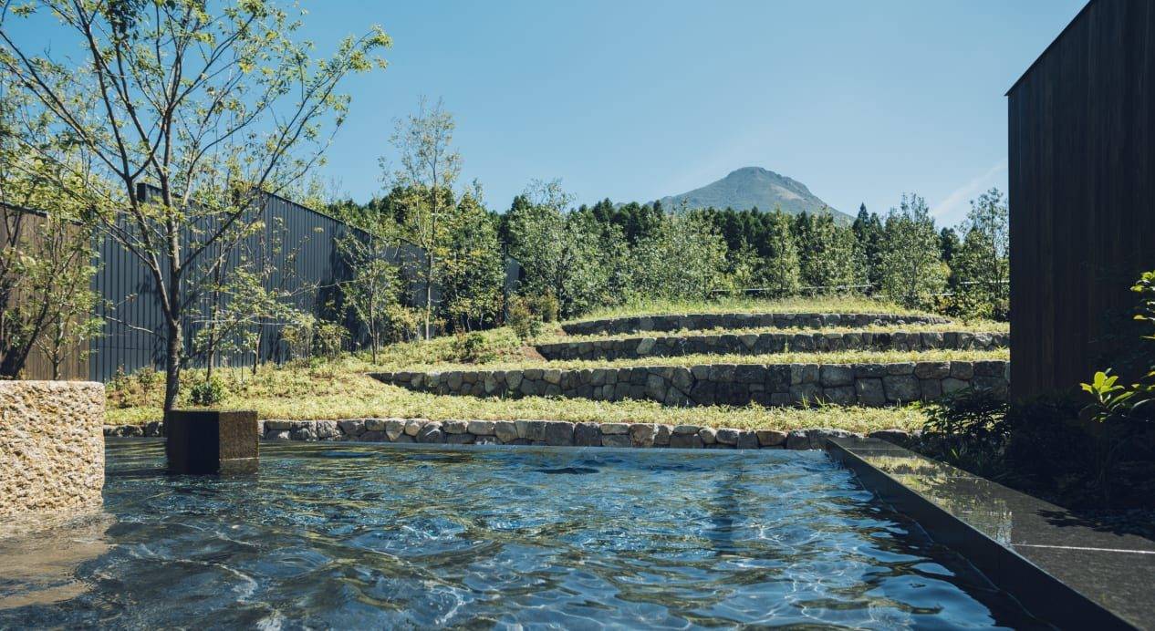 星野集團 界 由布院遠望由布岳的露天溫泉