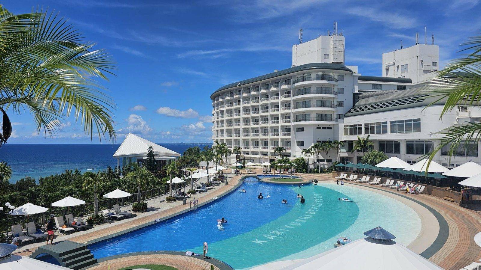 沖繩嘉利吉海灘度假村 Ocean Spa Ocean Tower 與花園泳池