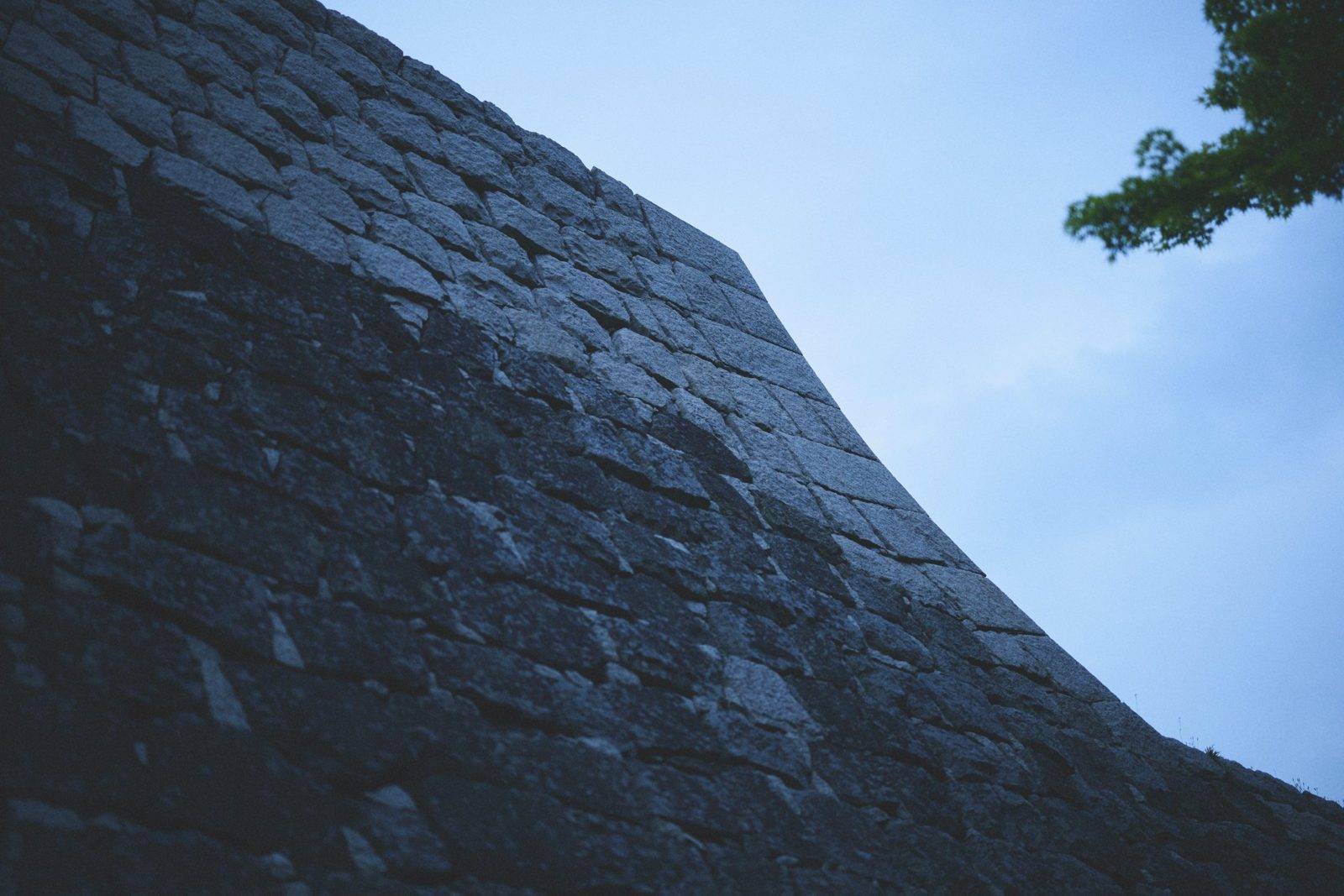 丸龜城 延壽閣別館 Kazeno Heritage丸龜城的高聳石垣
