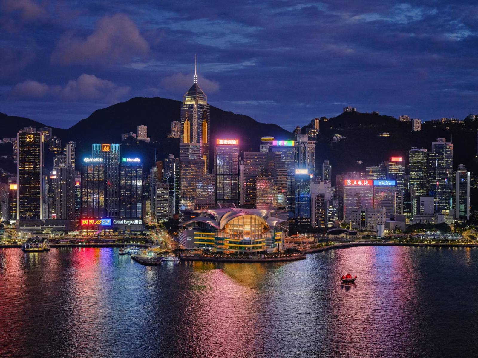 維多利亞港與港島天際線夜景(目的地參考)