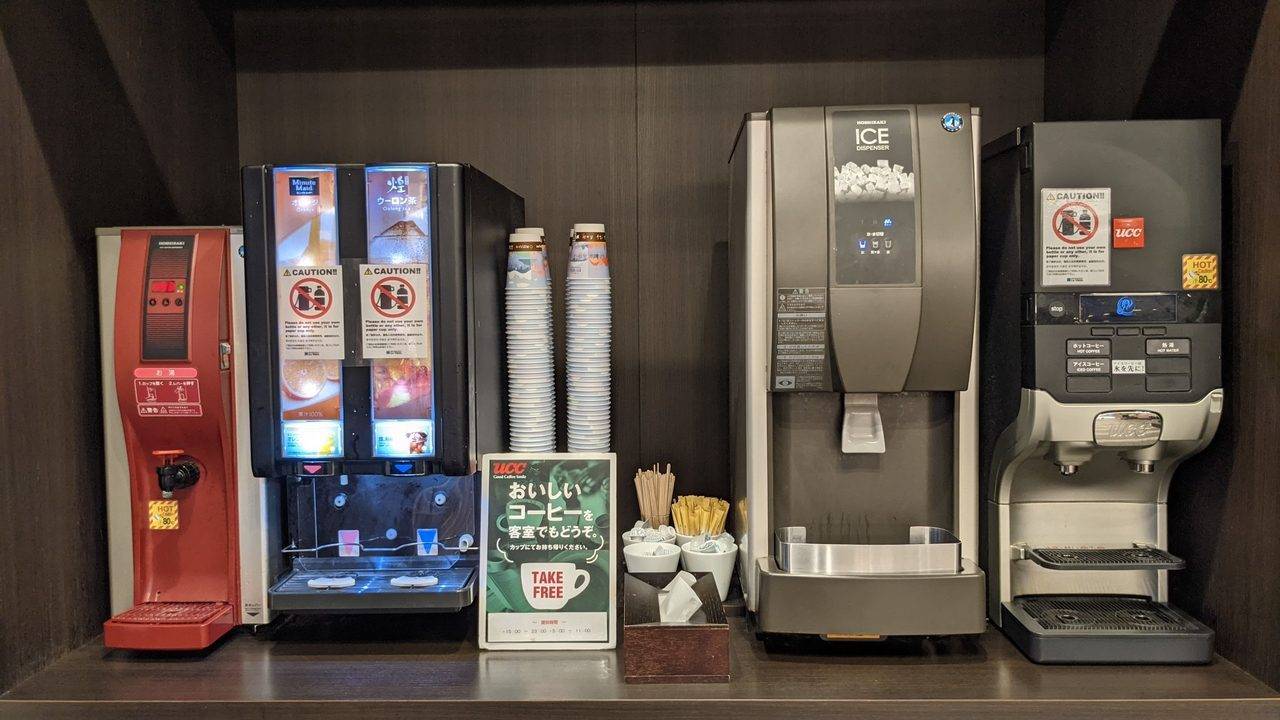 La Vista 富良野 Hills 自助飲品區的咖啡機