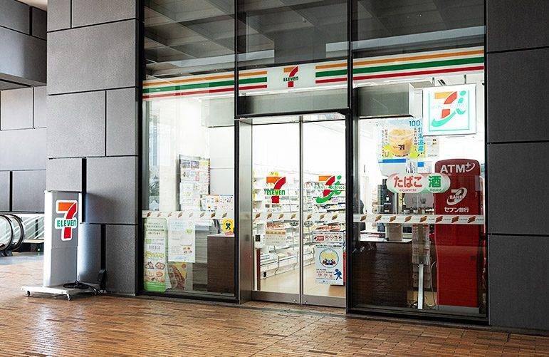 La Vista 東京灣館內的便利商店