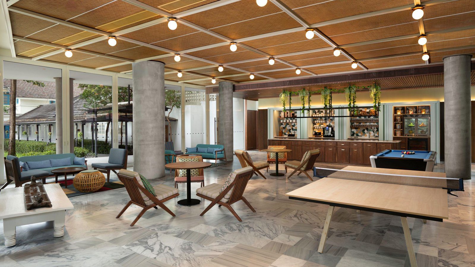 Forum Lounge 的桌球桌與休息座位